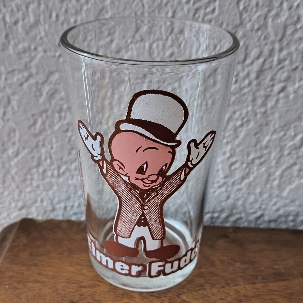 Elmer Fudd Looney Tunes Promotional Glass 1976 Warner Bros Embossed Bottom 4 1/4